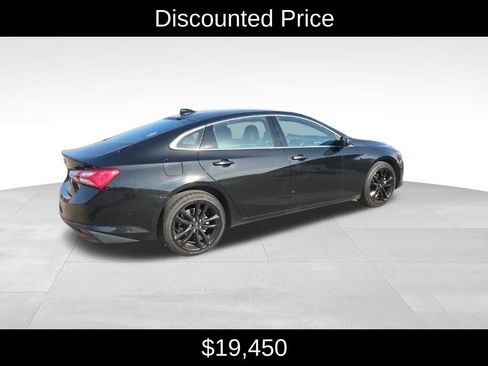 Used 2024 Chevrolet Malibu LT image 3