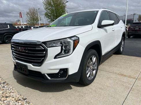 Used 2022 GMC Terrain SLT AWD/4WD image 3