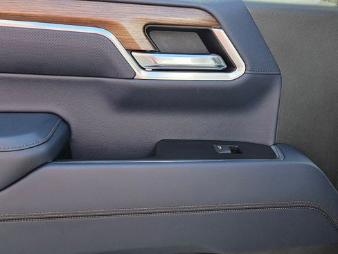 Used 2022 Chevrolet Silverado 1500 High Country w/ High Country Premium Package image 23