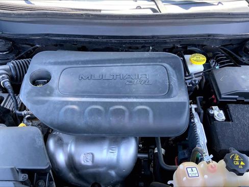 Used 2021 Jeep Cherokee Latitude Plus FWD image 32