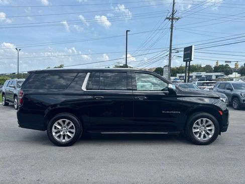 Used 2024 Chevrolet Suburban Premier AWD/4WD image 8