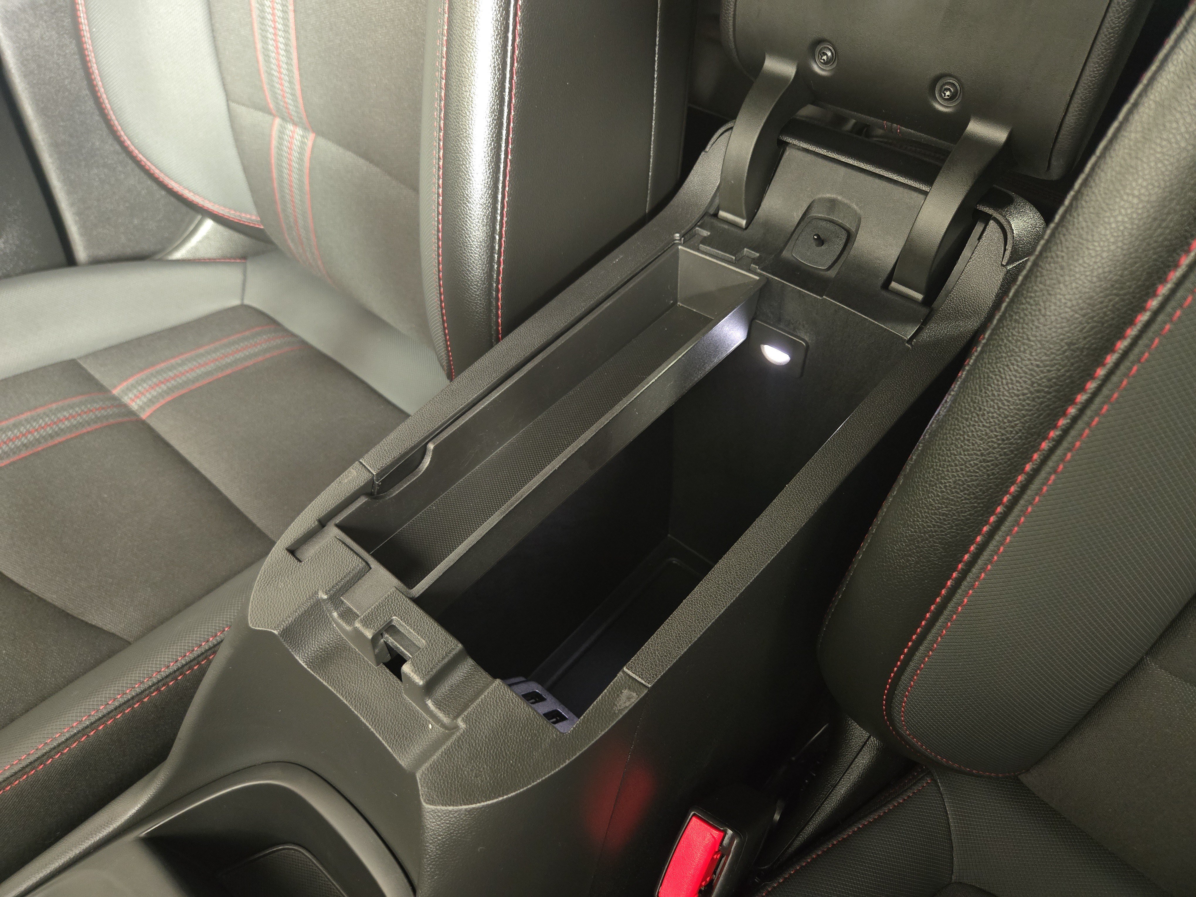 Certified 2023 Chevrolet Equinox RS FWD image 28