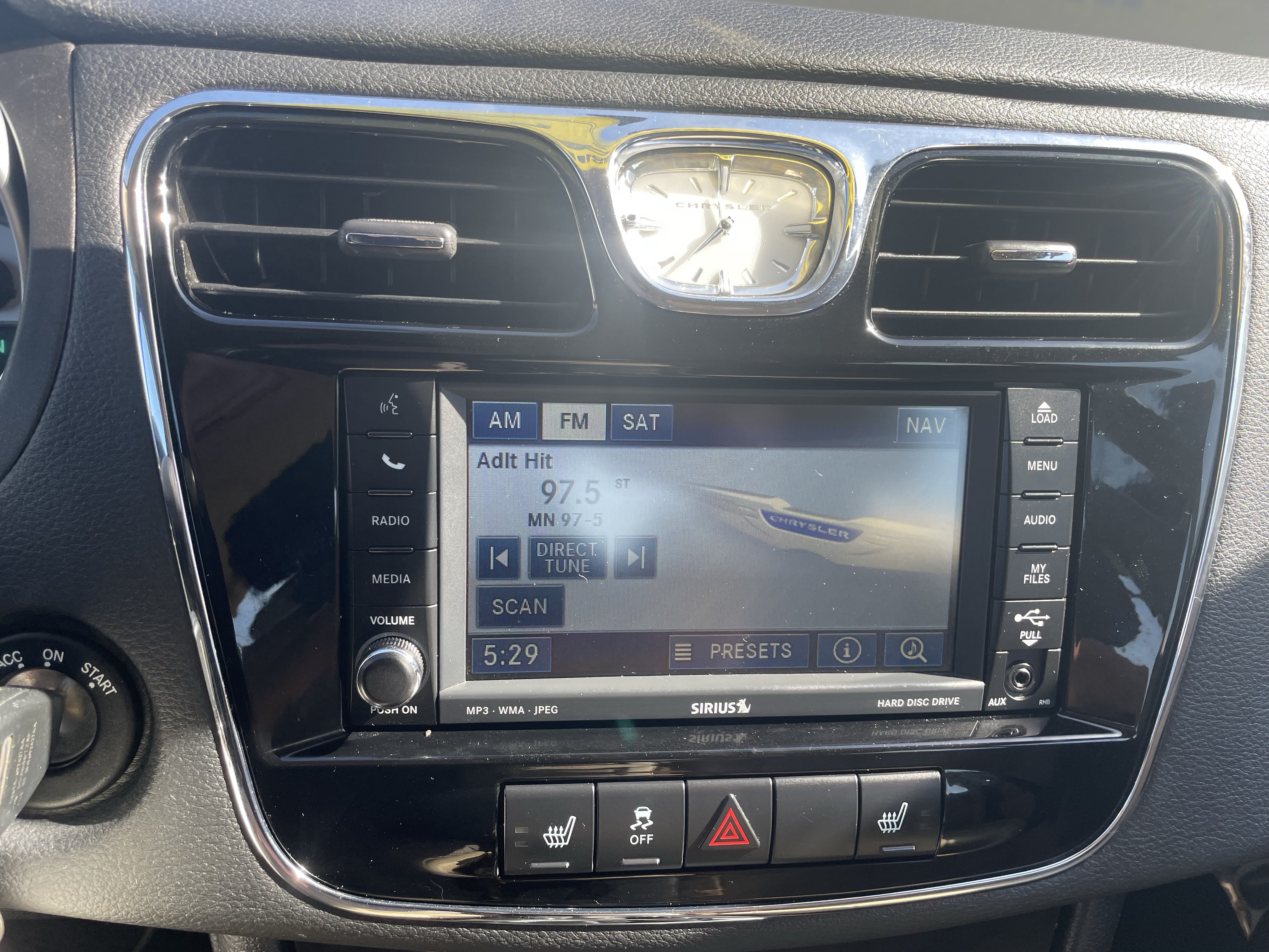 Used 2011 Chrysler 200 Limited FWD image 19