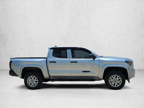 Certified 2025 Toyota Tacoma SR RWD image 4