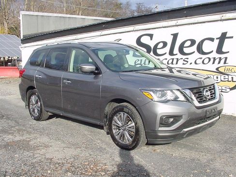 Used 2019 Nissan Pathfinder S image 1