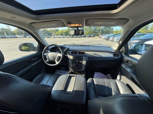 Used 2013 Chevrolet Avalanche LT w/ Suspension Package, Off-Road image 15