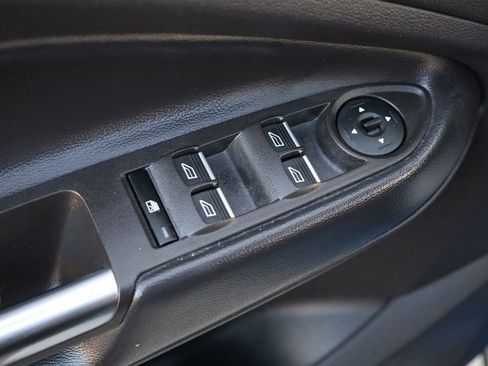 Used 2019 Ford Escape SE image 36