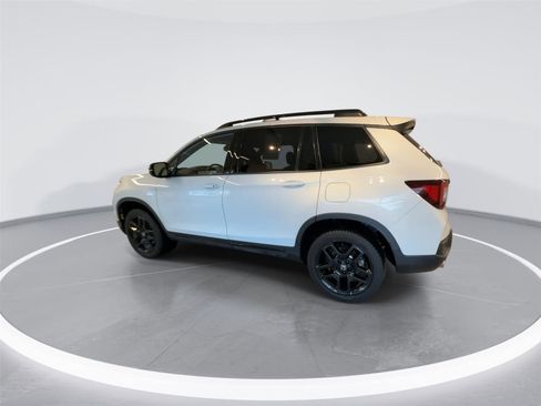 Used 2024 Honda Passport Black Edition image 5