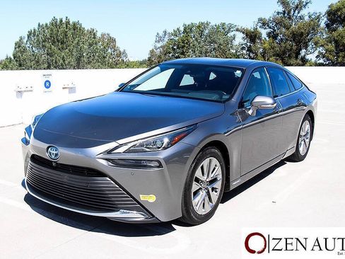 Used 2022 Toyota Mirai w/ Advanced Technology Package RWD image 39
