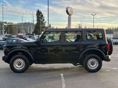 New 2025 Ford Bronco 4-Door image 6