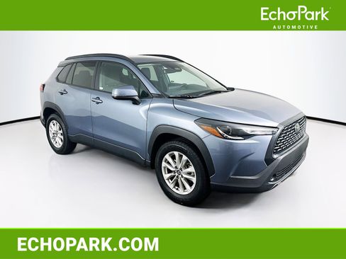 Used 2024 Toyota Corolla Cross LE image 1