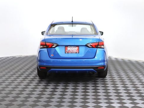 Used 2020 Nissan Versa S FWD image 7