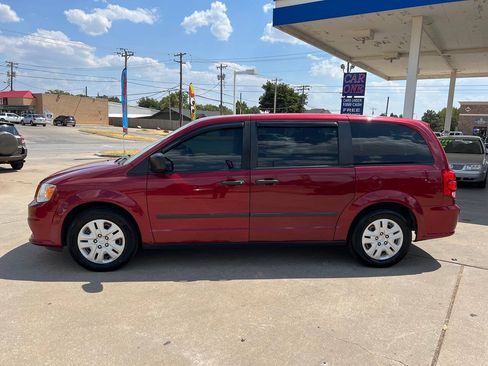 Used 2015 Dodge Grand Caravan American Value Package FWD image 4