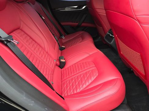 Used 2021 Maserati Ghibli Trofeo image 21