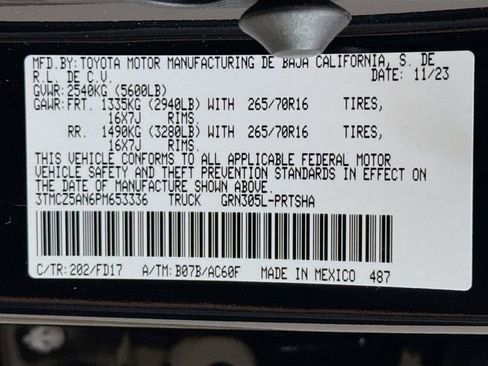 Used 2023 Toyota Tacoma TRD Off-Road image 29