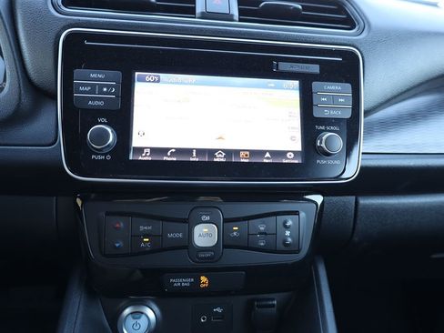 Used 2019 Nissan Leaf SV w/ Protection Package image 23