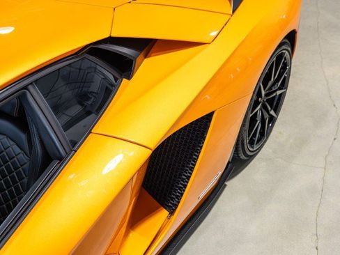 Used 2018 Lamborghini Aventador S AWD/4WD image 23