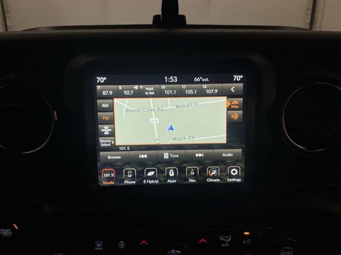 Used 2023 Jeep Wrangler Unlimited Sahara AWD/4WD image 8