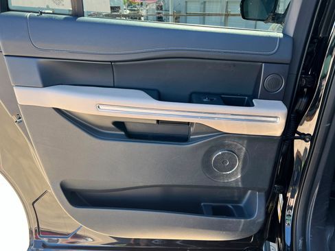 Used 2024 Ford Expedition Max Limited image 19