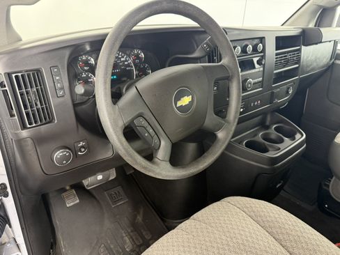 Used 2025 Chevrolet Express 3500 LS RWD image 18