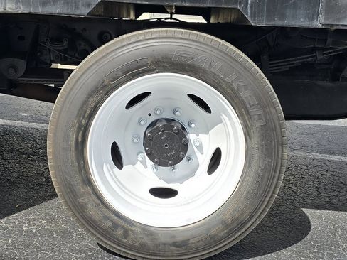 Used 2016 Ford F550 2WD Regular Cab Super Duty image 24