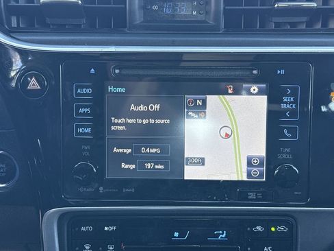 Used 2018 Toyota Corolla XSE image 33