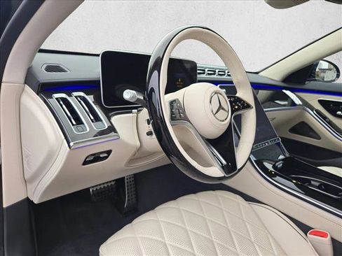 Used 2024 Mercedes-Benz S 580e 4MATIC Sedan image 10