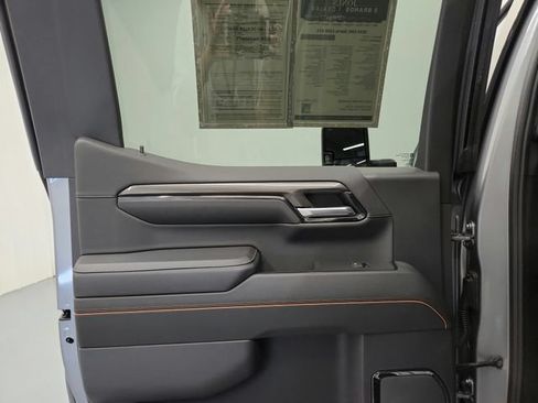 Used 2024 GMC Sierra 1500 AT4 w/ Technology Package AWD/4WD image 33