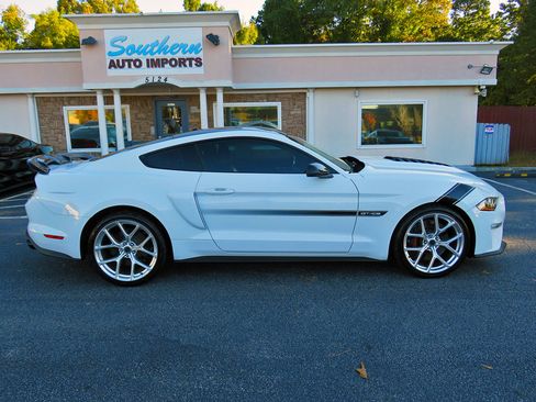 Used 2020 Ford Mustang GT Premium w/ Equipment Group 401A image 6