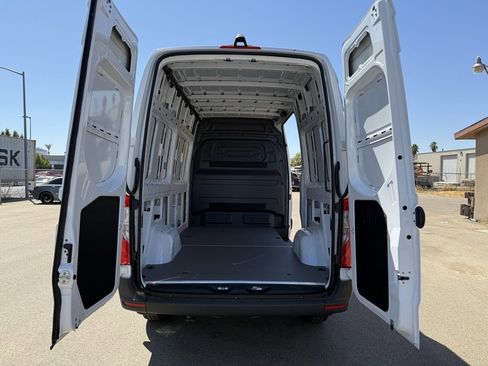 New 2025 Mercedes-Benz Sprinter 2500 image 17
