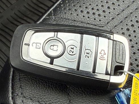 Used 2024 Ford Escape SE w/ PHEV Premium Package image 30