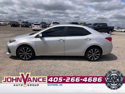 Used 2019 Toyota Corolla SE image 2