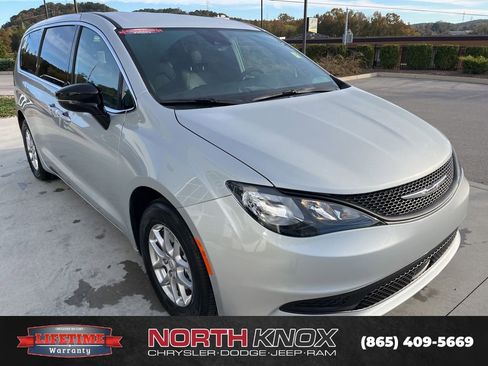 New 2026 Chrysler Voyager LX image 32