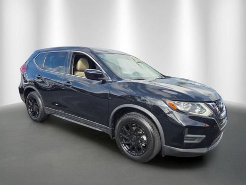 Used 2017 Nissan Rogue S FWD image 7