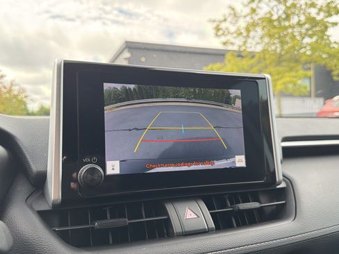 Used 2023 Toyota RAV4 LE FWD image 33