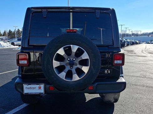 Used 2023 Jeep Wrangler Sahara w/ Cold Weather Group image 5