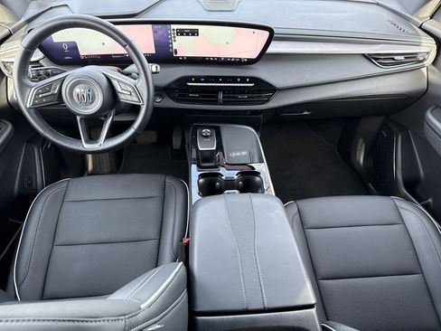 Certified 2025 Buick Enclave Preferred image 28