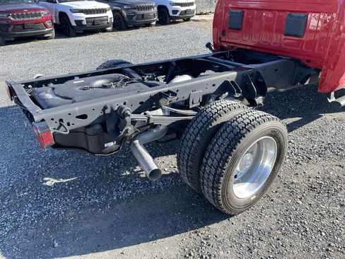 New 2026 RAM 5500 4x4 Regular Cab image 21
