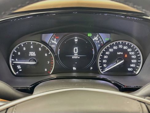 Used 2018 Cadillac XT5 Platinum w/ Driver Assist Package AWD/4WD image 14