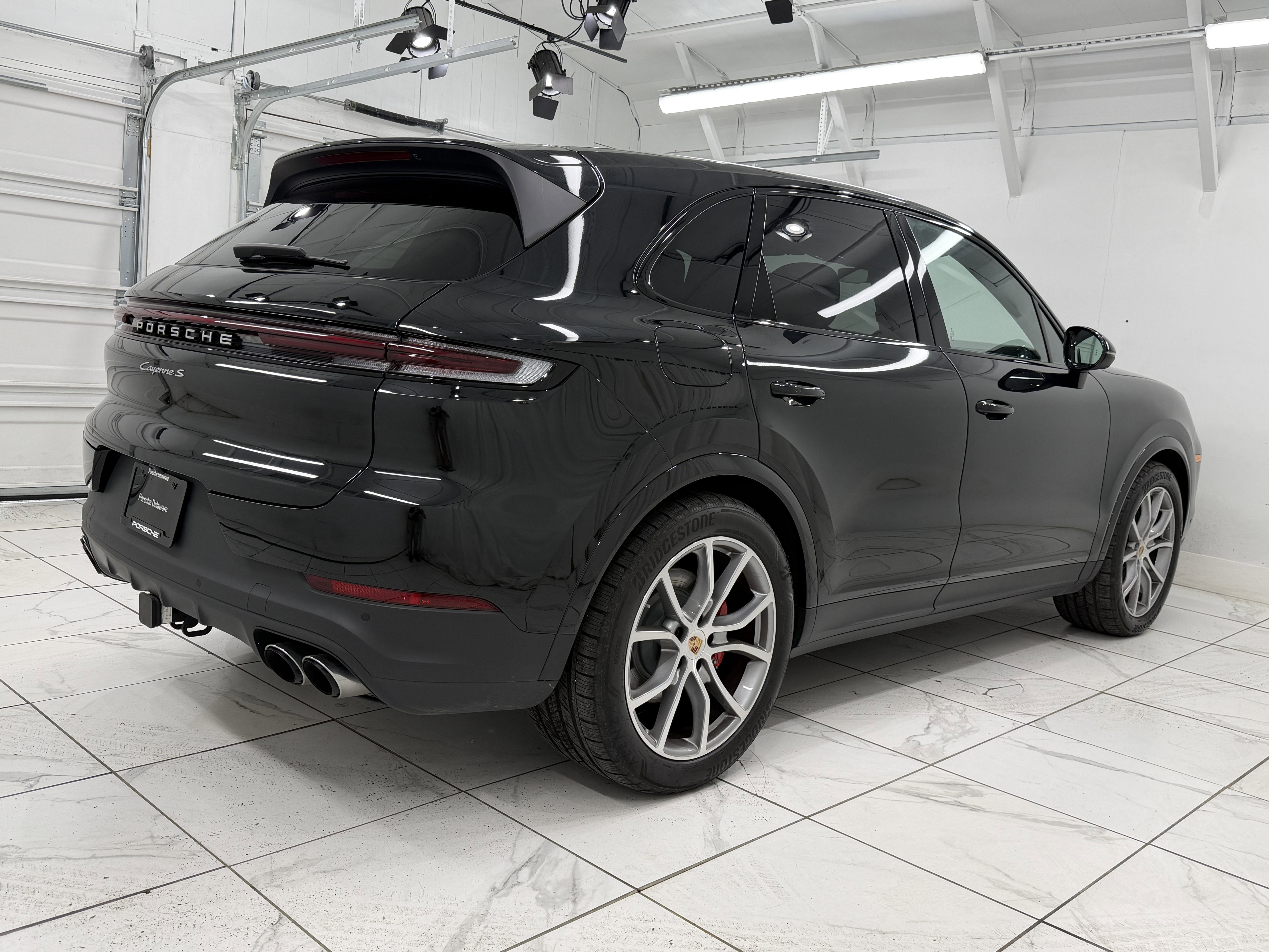 Used 2025 Porsche Cayenne S AWD/4WD image 11