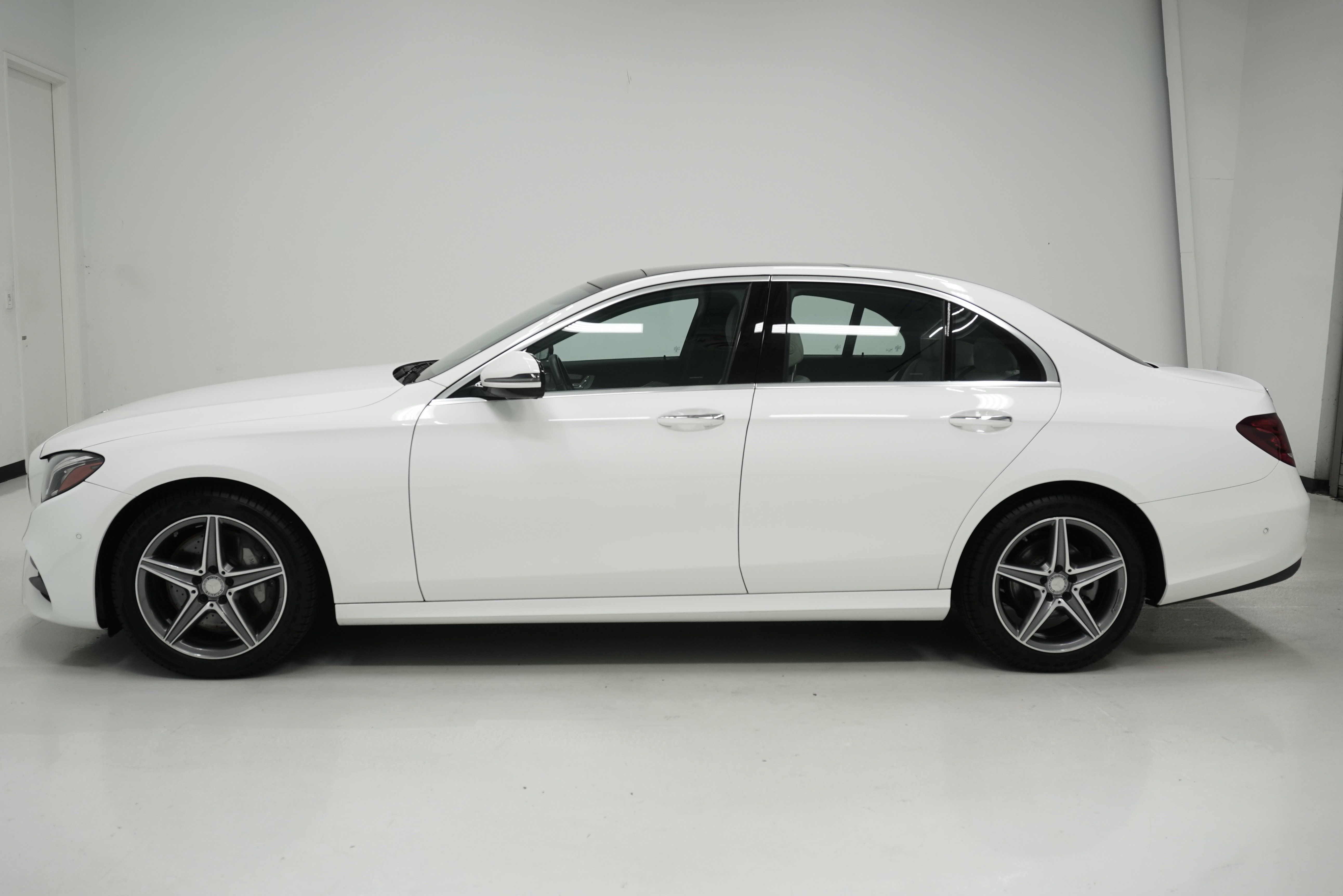 Used 2017 Mercedes-Benz E 300 4MATIC image 7