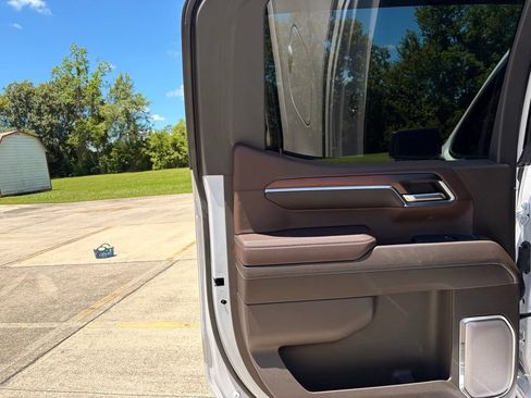 Used 2024 GMC Sierra 1500 Denali w/ Denali Reserve Package AWD/4WD image 18