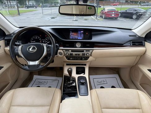 Used 2014 Lexus ES 350 w/ Premium Package FWD image 19