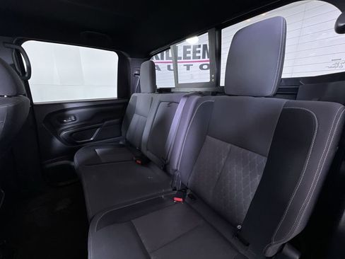 Used 2023 Nissan Titan SV w/ SV Convenience Package image 25