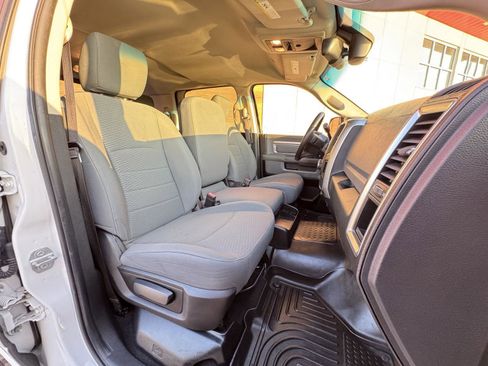 Used 2017 RAM 2500 SLT w/ Luxury Group image 42