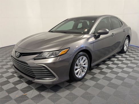 Certified 2023 Toyota Camry LE image 1