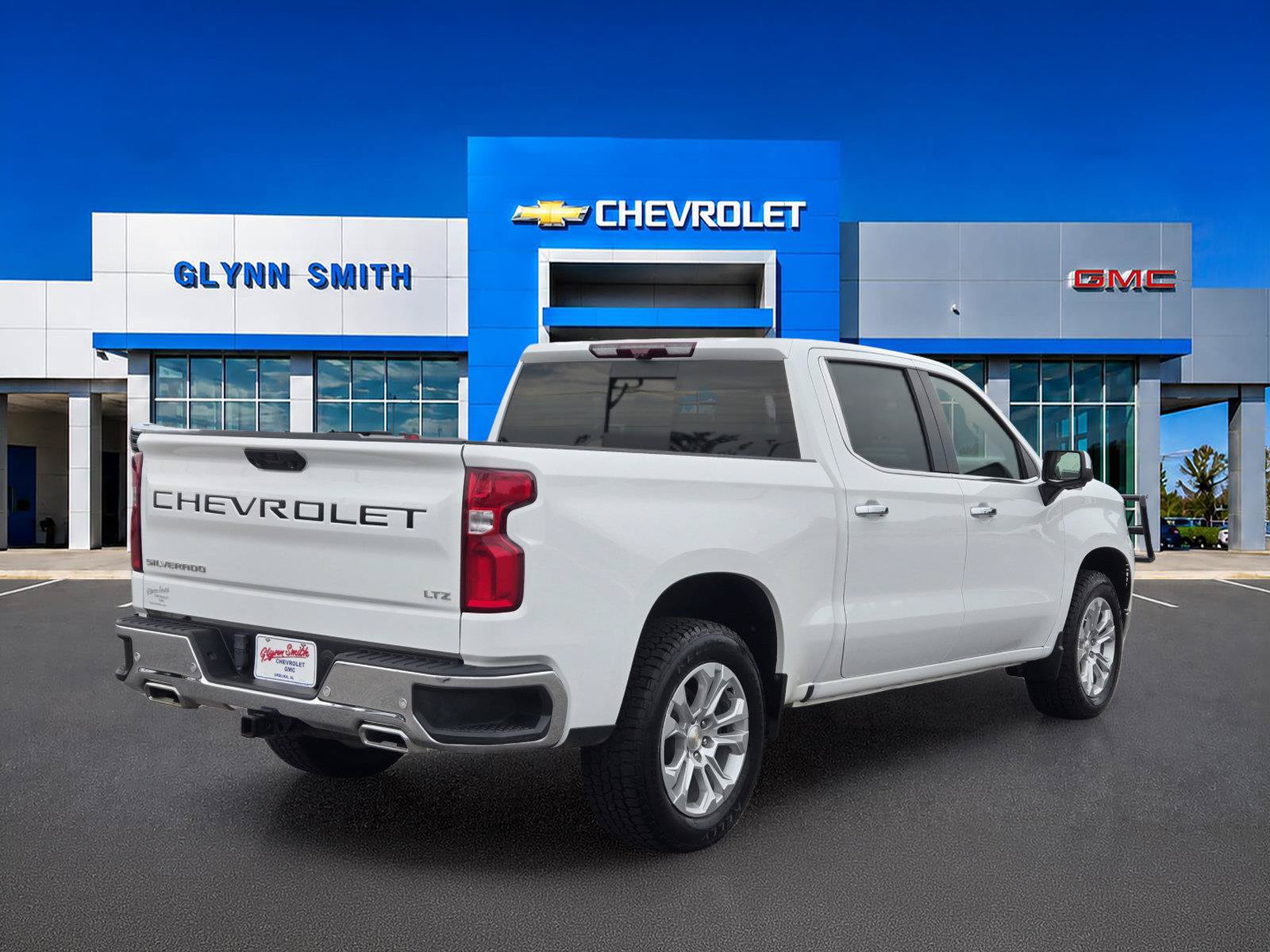 Used 2023 Chevrolet Silverado 1500 LTZ w/ Technology Package AWD/4WD image 7