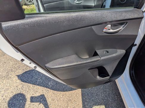 Used 2021 Kia Forte LXS FWD image 22