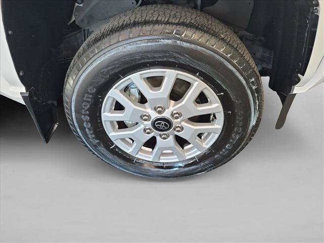 Used 2024 Toyota Tacoma SR5 AWD/4WD image 22