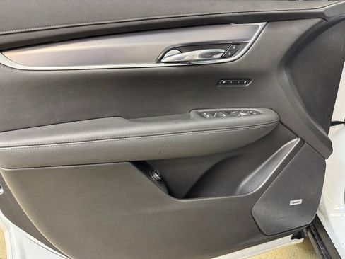 Used 2024 Cadillac XT6 Luxury w/ LPO, Floor Liner Package FWD image 8